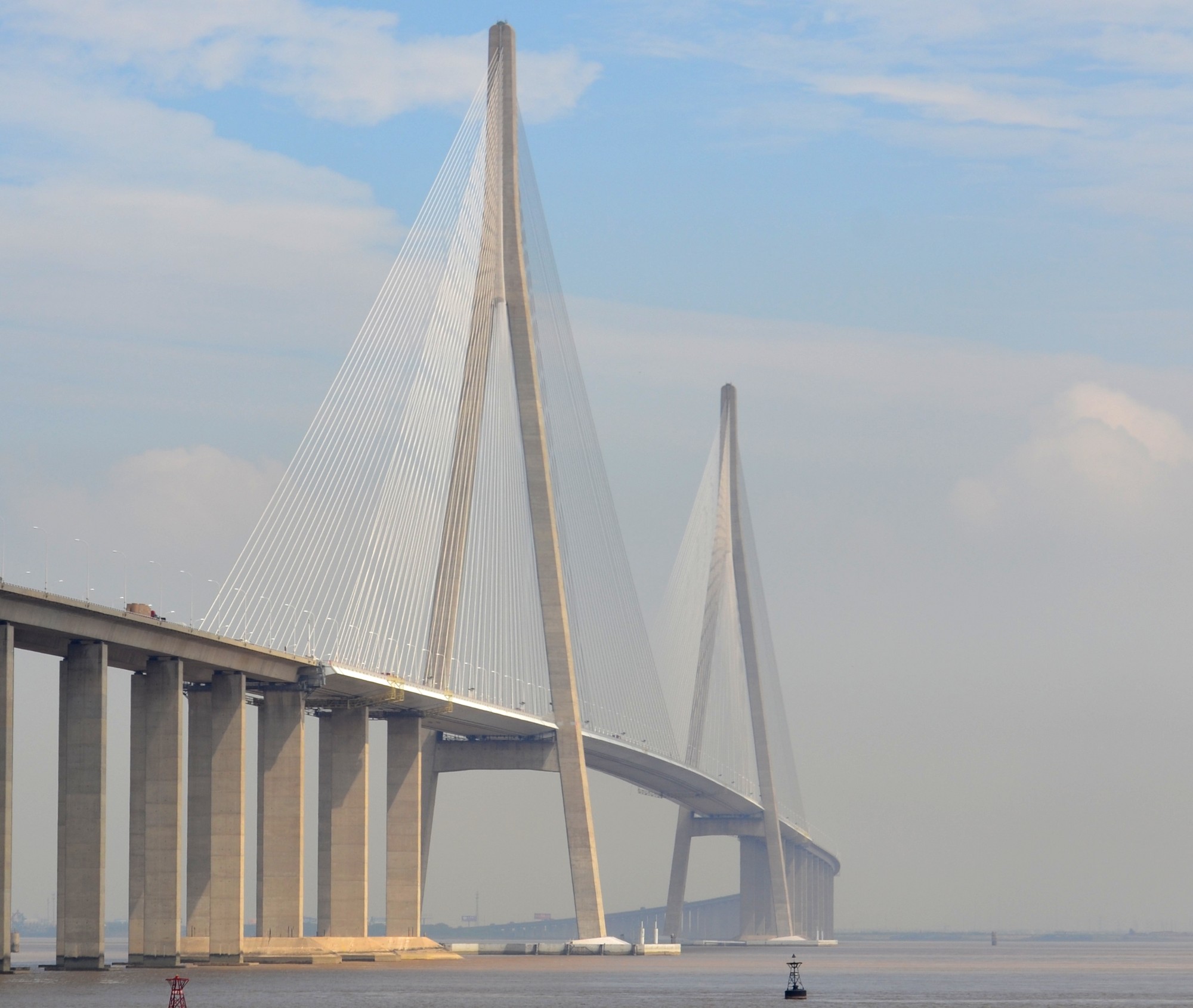 Sutong_Yangtze_River_Bridge (1)